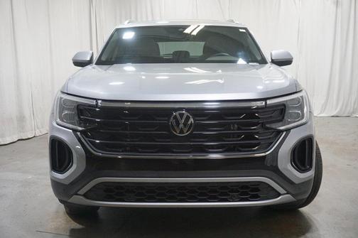 2025 Volkswagen Atlas Cross Sport 2.0T SE w/Technology 4MOTION
