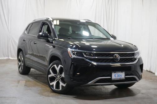 Deep Black 2023 Volkswagen Taos 1.5T SEL