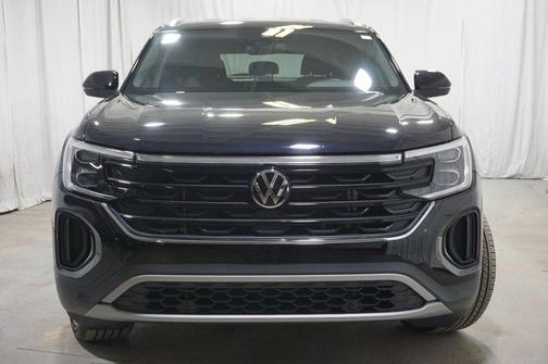 2025 Volkswagen Atlas Cross Sport 2.0T SE w/Technology 4MOTION