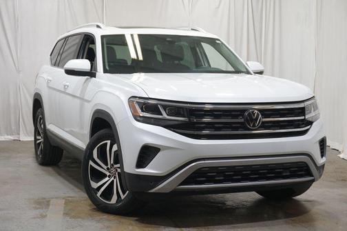 Opal White Pearl 2023 Volkswagen Atlas 3.6L SEL