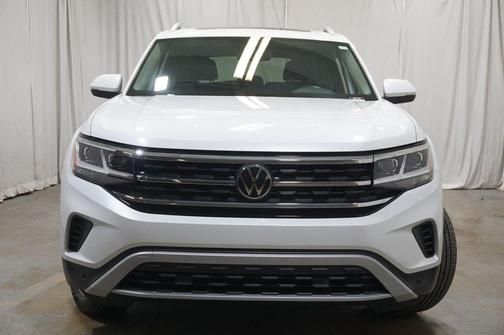 Opal White Pearl 2023 Volkswagen Atlas 3.6L SEL