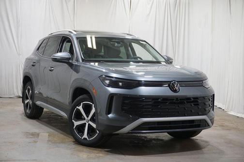 Platinum Gray 2026 Volkswagen Tiguan 2.0T SE 4MOTION