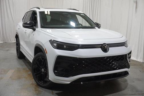 2025 Volkswagen Tiguan 2.0T SE R-Line Black 4MOTION