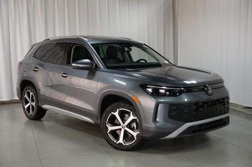 2025 Volkswagen Tiguan 2.0T SE 4MOTION