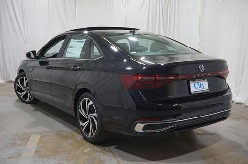 Deep Black Pearl 2026 Volkswagen Jetta 1.5T SEL