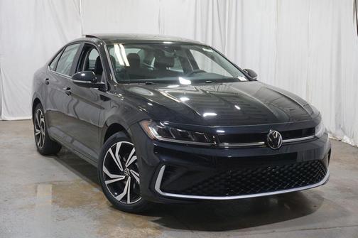 Deep Black Pearl 2026 Volkswagen Jetta 1.5T SEL