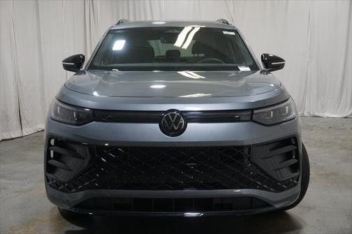 2025 Volkswagen Tiguan 2.0T SE R-Line Black 4MOTION