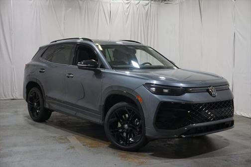 2025 Volkswagen Tiguan 2.0T SE R-Line Black 4MOTION
