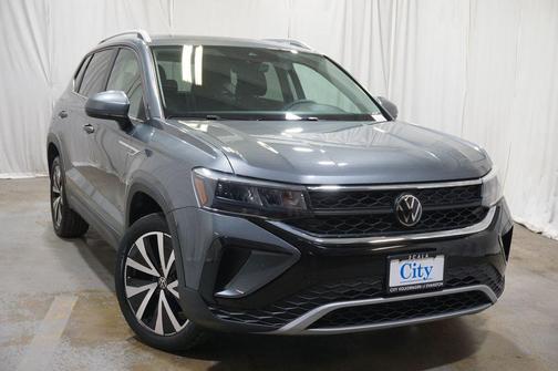 Platinum Gray Metallic 2023 Volkswagen Taos 1.5T SE