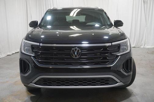 2024 Volkswagen Atlas Cross Sport 2.0T SE w/Technology 4MOTION