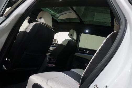 2024 Volkswagen Atlas Cross Sport 2.0T SEL Premium