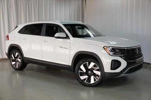 2025 Volkswagen Atlas Cross Sport 2.0T SE w/Technology 4MOTION