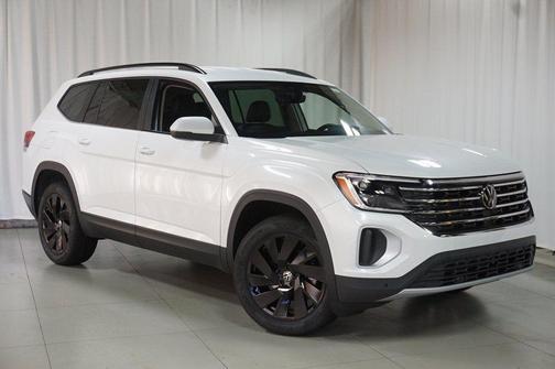 Opal White 2026 Volkswagen Atlas 2.0T SE w/Technology 4MOTION