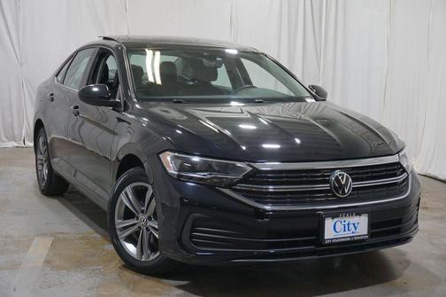 Deep Black Pearl 2022 Volkswagen Jetta 1.5T SE
