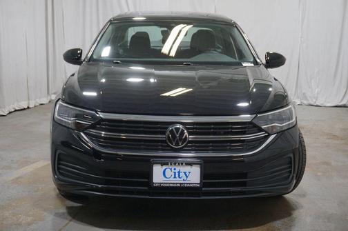 Deep Black Pearl 2022 Volkswagen Jetta 1.5T SE
