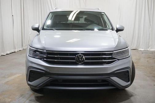 Pyrite Silver Metallic 2024 Volkswagen Tiguan 2.0T SE 4MOTION