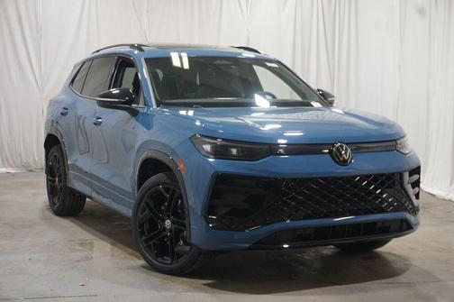 Monterey Blue Pearl 2026 Volkswagen Tiguan 2.0T SE R-Line Black 4MOTION