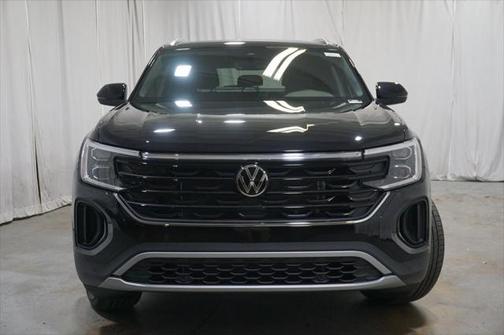 2025 Volkswagen Atlas Cross Sport 2.0T SE w/Technology 4MOTION