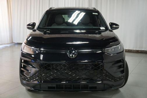 Deep Black 2026 Volkswagen Tiguan 2.0T SE R-Line Black 4MOTION