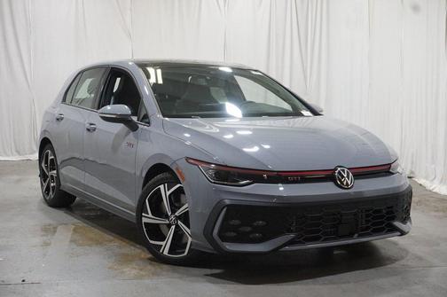 2025 Volkswagen Golf GTI 2.0T SE DSG