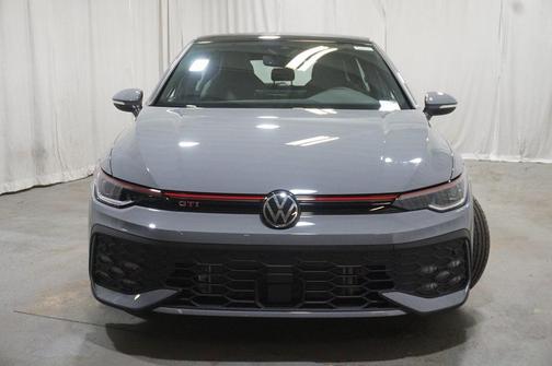 2025 Volkswagen Golf GTI 2.0T SE DSG