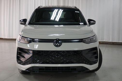 2025 Volkswagen Tiguan 2.0T SE R-Line Black 4MOTION