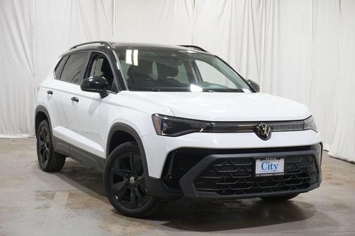 2025 Volkswagen Taos 1.5T SE Black