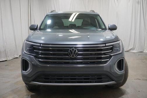 2025 Volkswagen Atlas 2.0T SE w/Technology 4MOTION