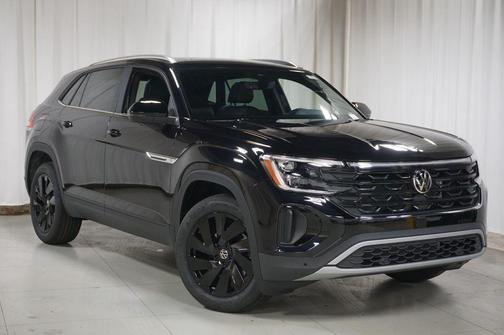 Deep Black 2026 Volkswagen Atlas Cross Sport 2.0T SE w/Technology 4MOTION