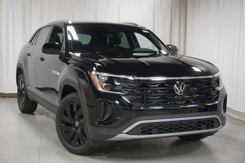 Deep Black 2026 Volkswagen Atlas Cross Sport 2.0T SE w/Technology 4MOTION