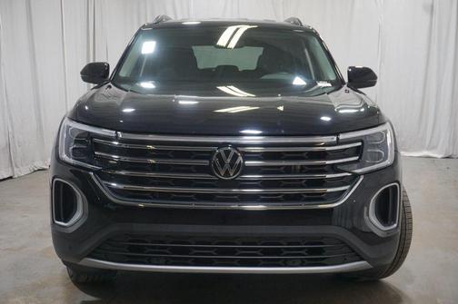 2025 Volkswagen Atlas 2.0T SE w/Technology 4MOTION