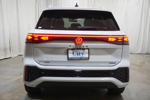 Opal White Pearl 2026 Volkswagen Tiguan 2.0T SEL R-Line 4MOTION