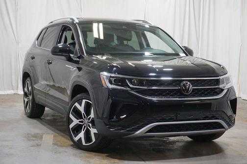 Deep Black 2023 Volkswagen Taos 1.5T SEL