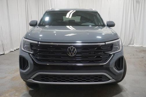 2025 Volkswagen Atlas Cross Sport 2.0T SE w/Technology 4MOTION