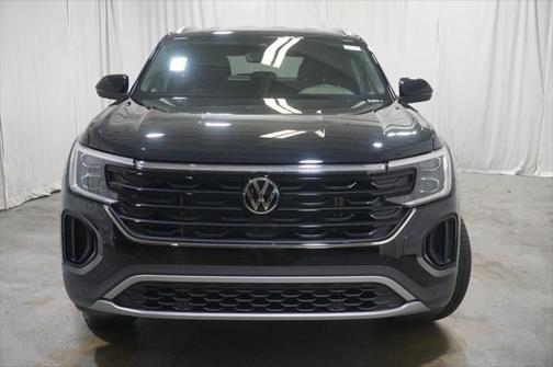 2025 Volkswagen Atlas Cross Sport 2.0T SE w/Technology 4MOTION