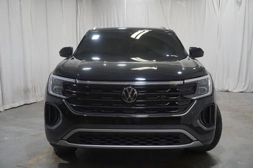 2025 Volkswagen Atlas Cross Sport 2.0T SE w/Technology 4MOTION
