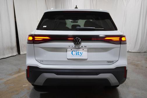 Pure White 2026 Volkswagen Tiguan 2.0T SE 4MOTION