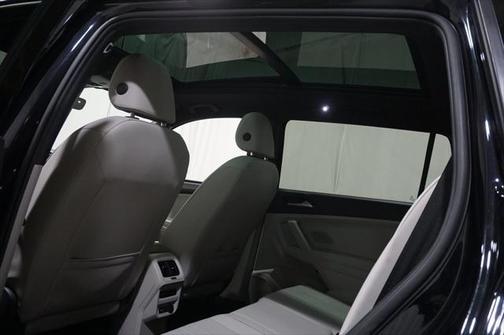 2022 Volkswagen Tiguan 2.0T SE R-Line Black 4MOTION