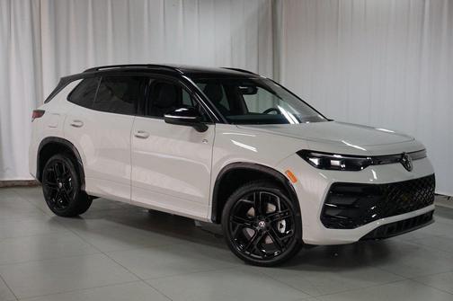 2025 Volkswagen Tiguan 2.0T SE R-Line Black 4MOTION
