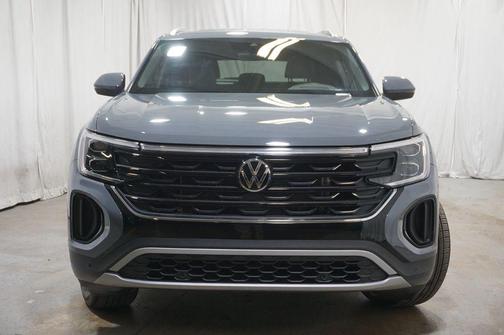 Pure Gray 2025 Volkswagen Atlas Cross Sport 2.0T SEL