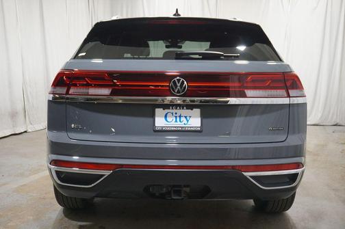 Pure Gray 2025 Volkswagen Atlas Cross Sport 2.0T SEL