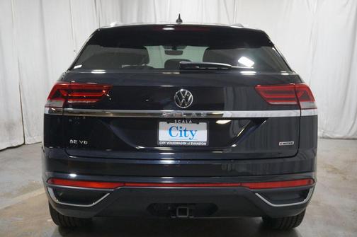 Deep Black 2021 Volkswagen Atlas Cross Sport 3.6L V6 SE w/Technology