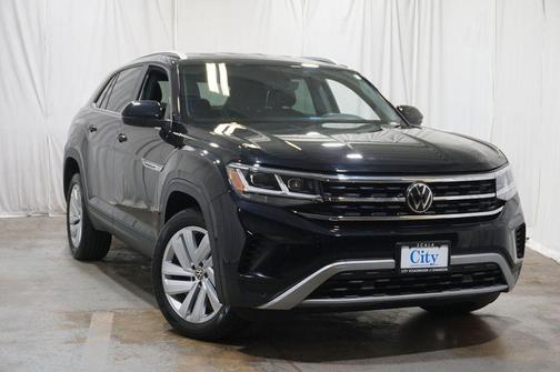 Deep Black 2021 Volkswagen Atlas Cross Sport 3.6L V6 SE w/Technology