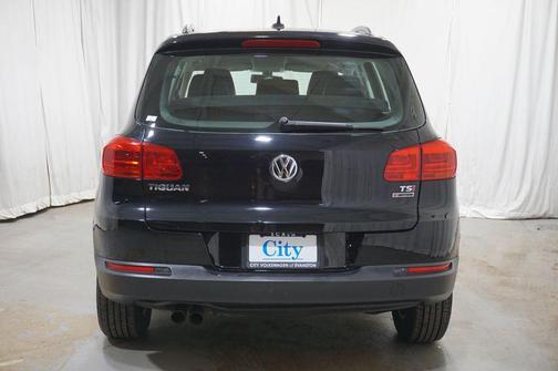 Deep Black 2017 Volkswagen Tiguan 2.0T S 4MOTION
