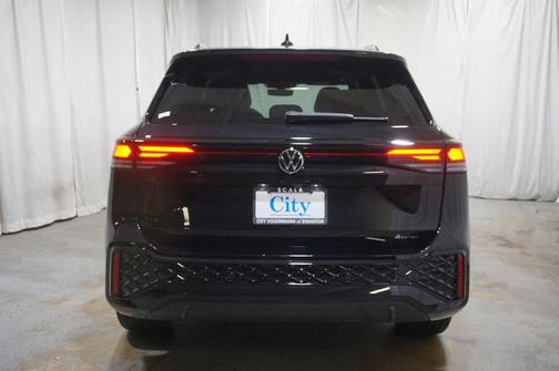 Deep Black 2025 Volkswagen Tiguan 2.0T SE R-Line Black 4MOTION