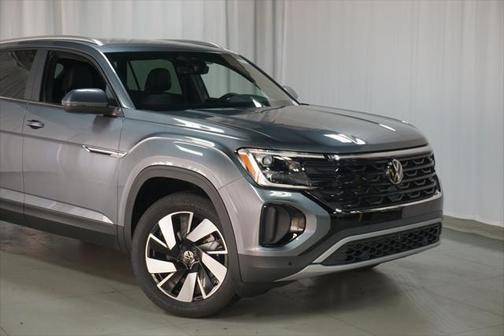2025 Volkswagen Atlas Cross Sport 2.0T SE w/Technology 4MOTION