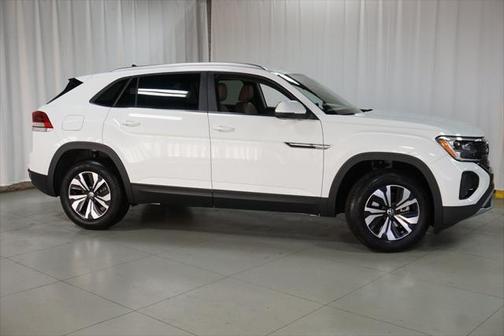 2025 Volkswagen Atlas Cross Sport 2.0T SE