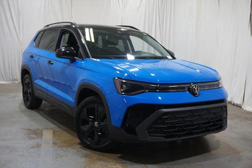 Cornflower Blue w/Deep Black Roof 2025 Volkswagen Taos 1.5T SE Black