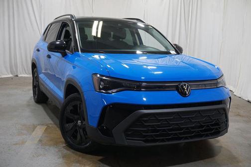 Cornflower Blue w/Deep Black Roof 2025 Volkswagen Taos 1.5T SE Black