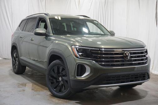Green 2026 Volkswagen Atlas 2.0T SE w/Technology 4MOTION